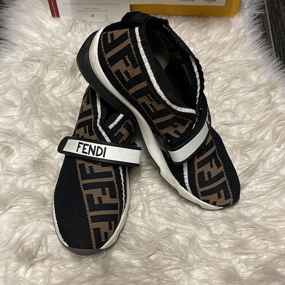 📌📌📌SOLD📌📌📌Fendi sneakers “Rockoko sneakers with two-toned running shoe “ - Picture 2 of 12